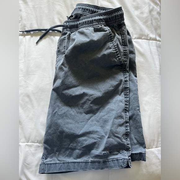 Quicksilver boys shorts - Picture 4 of 5